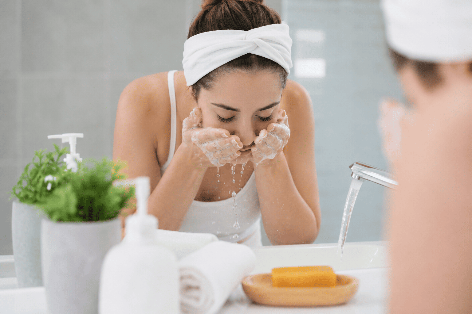 Rutina de limpieza suave con caléndula